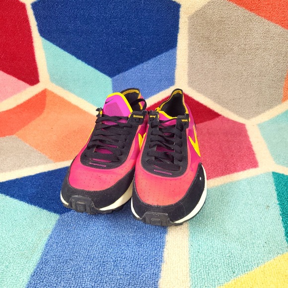 Nike Waffle One SE Pink Yellow Black Sneakers Womens Casual Running Shoes - Picture 2 of 6